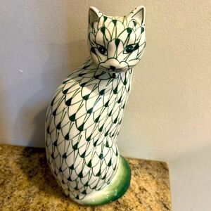 VTG Andrea Sadek Hand Painted Cat Figurine Blue & White Fishnet Pattern Thailand
